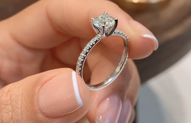 The Psychology Behind Choosing a Trusted Diamond Buyer